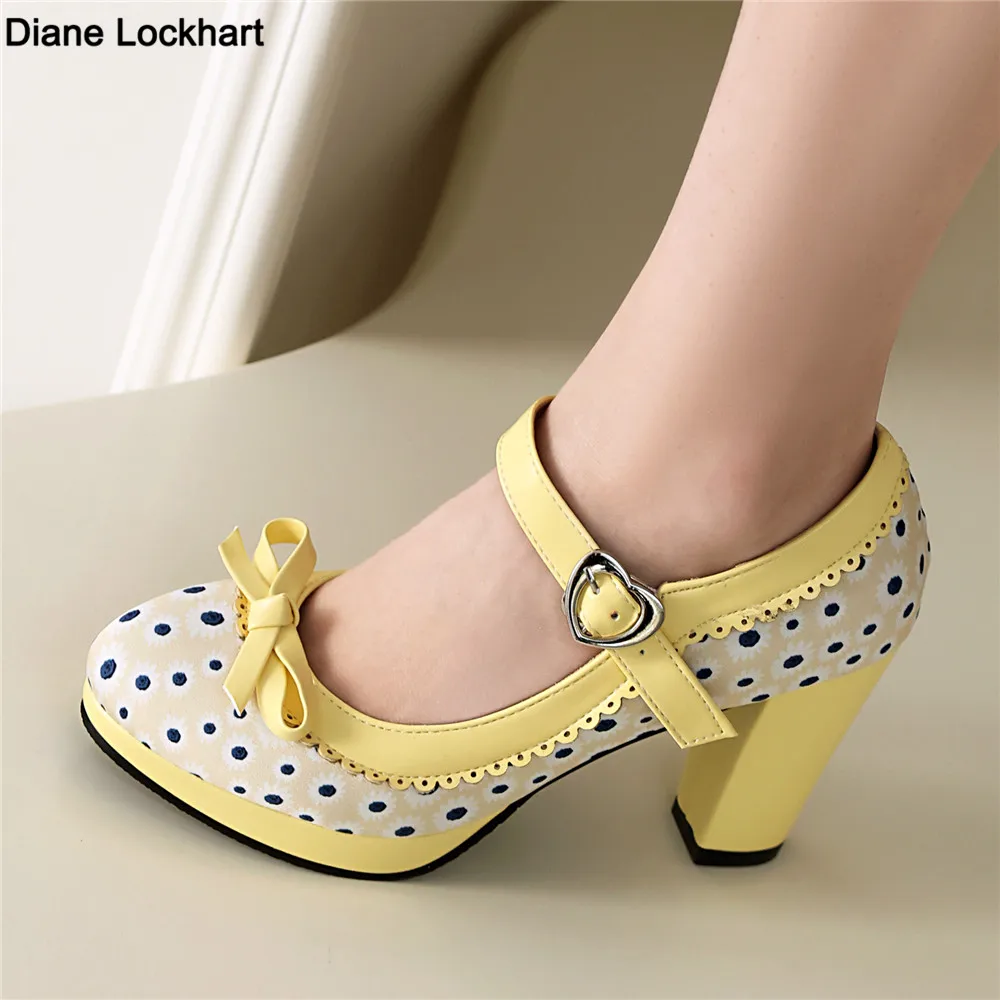 Spring New Lolita Shoes Women Oxford Pumps Cute High Heels Retro Vintage Shoes for Women Mary Janes Round Toe with Ankle Strap
Spring New Lolita Shoes Women Oxford Pumps Cute High Heels Retro Vintage Shoes for Women Mary Janes Round Toe with Ankle Strap