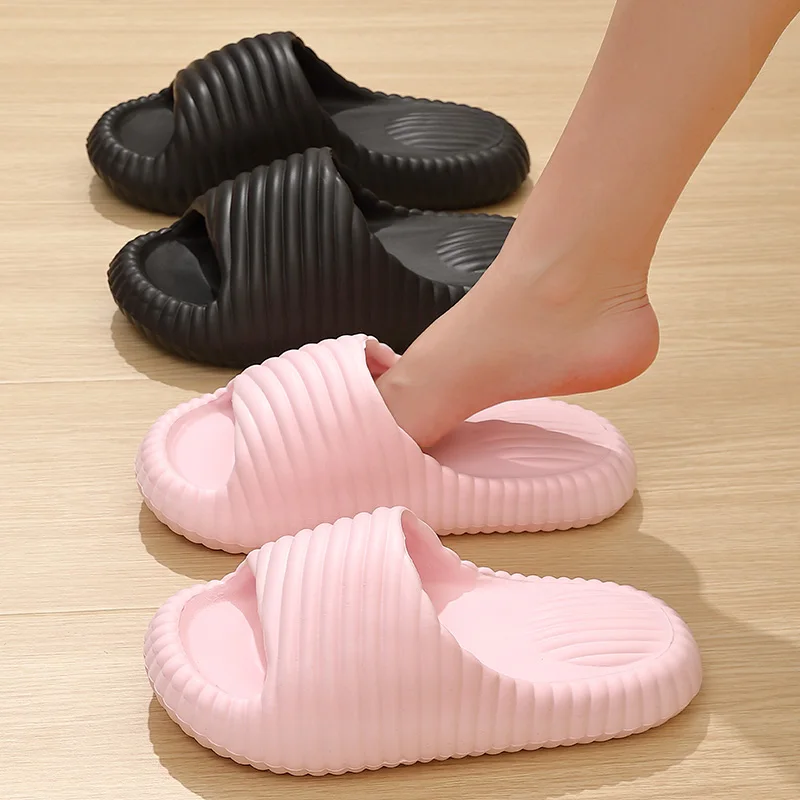 Крутые тапочки для женщин, новые летние домашние тапочки для ванной комнаты, душа, противоскользящие парные крутые тапочки из материала EVA для мужчин
Крутые тапочки для женщин, новые летние домашние тапочки для ванной комнаты, душа, противоскользящие парные крутые тапочки из материала EVA для мужчин