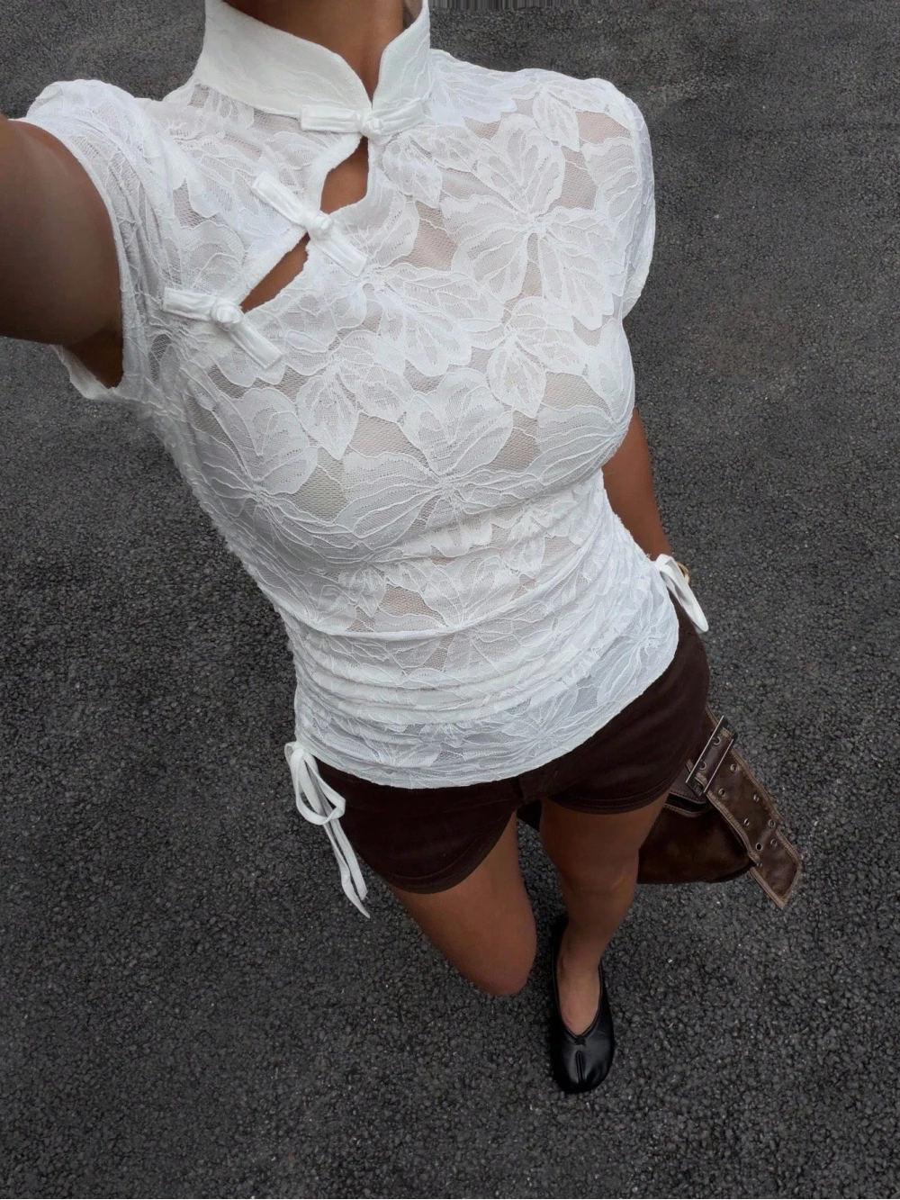 2026 New Summer Retro y2k Perspective Lace Cheongsam Top Street Trendy Fashion ins Daily Versatile Hot Girl Niche Date Vacation
2026 New Summer Retro y2k Perspective Lace Cheongsam Top Street Trendy Fashion ins Daily Versatile Hot Girl Niche Date Vacation