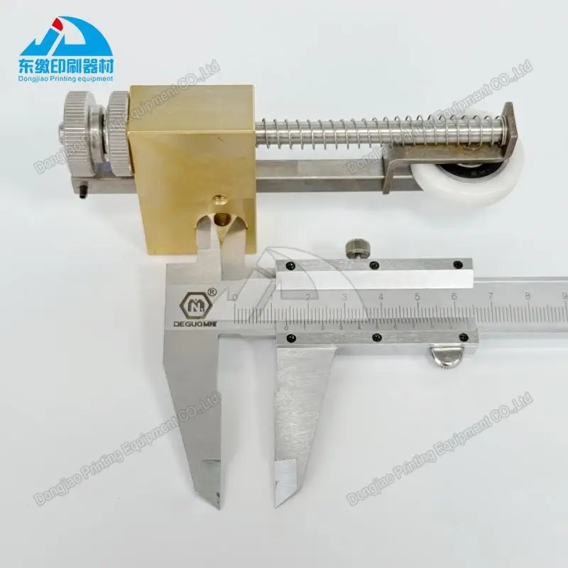 Комплект из 1 шт. передних подающих роликов для печатных машин KBA, запасные части, прессующий ролик, кронштейн в сборе
Комплект из 1 шт. передних подающих роликов для печатных машин KBA, запасные части, прессующий ролик, кронштейн в сборе