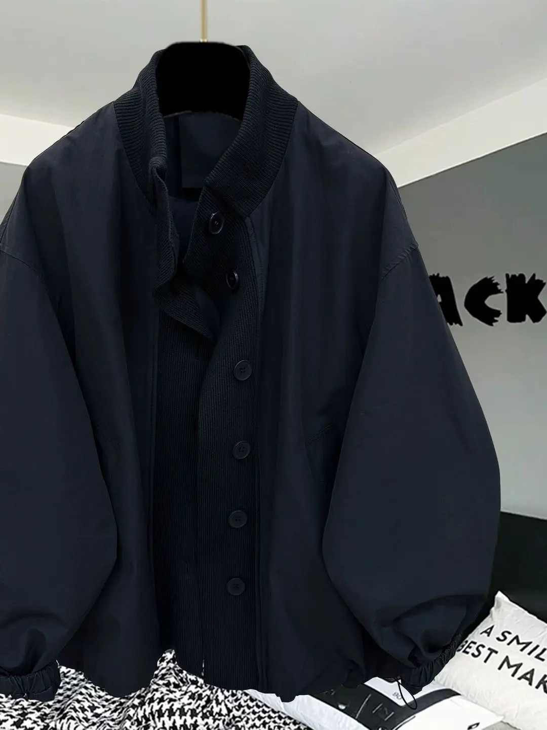 Американская модная куртка оверсайз 35L с воротником-стойкой и пэчворком, осенне-зимняя, новая, свободного кроя, универсальная, на пуговицах
Американская модная куртка оверсайз 35L с воротником-стойкой и пэчворком, осенне-зимняя, новая, свободного кроя, универсальная, на пуговицах