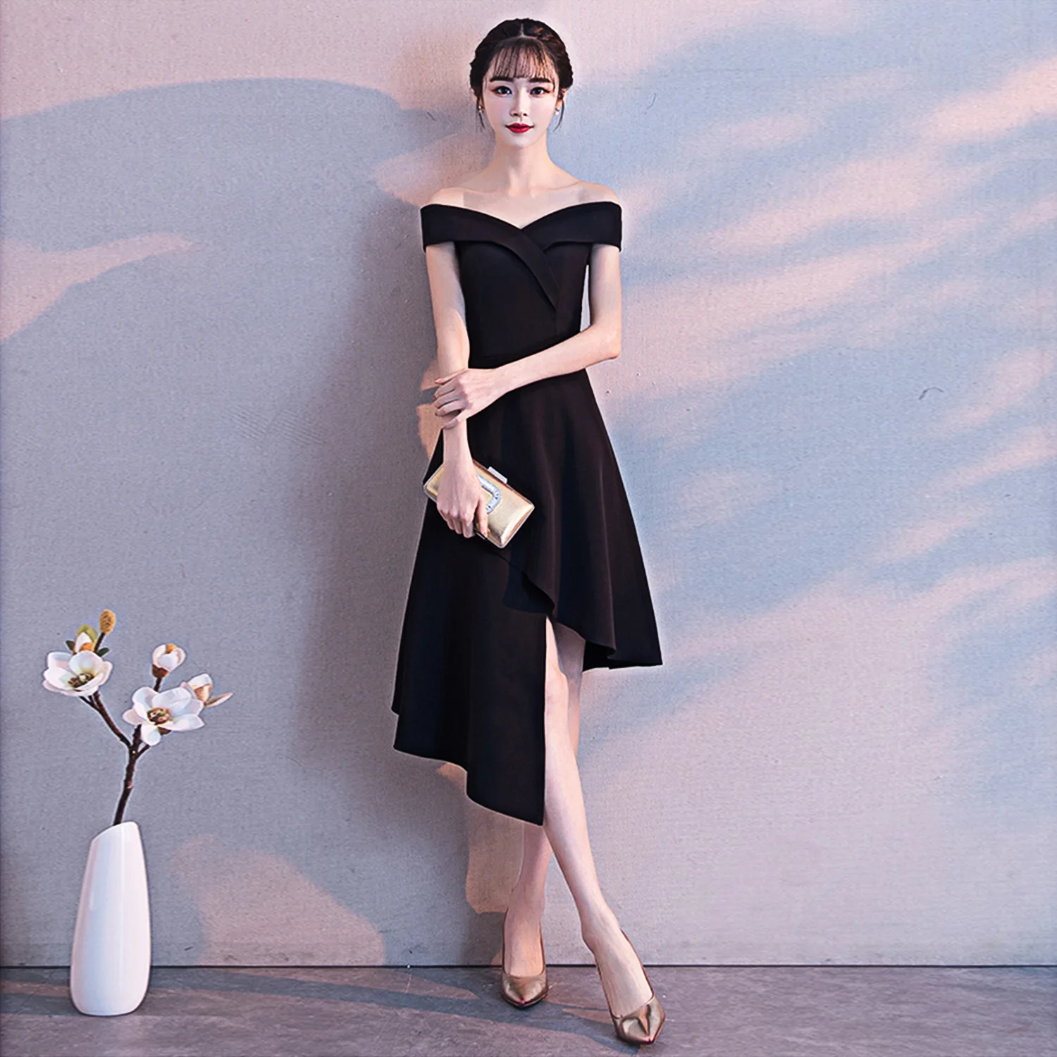 Evening Dress Women's Small Banquet Temperament Ladies off-Shoulder Mid-Length Annual Party Dress
Evening Dress Women's Small Banquet Temperament Ladies off-Shoulder Mid-Length Annual Party Dress