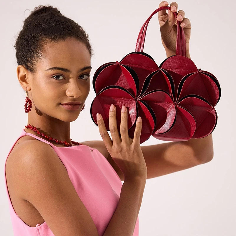 Flower Handbags for Women Trendy PU Leather Fashion Bag Casual Pleated Luxury Cute Evening Party Crossbody Shoulder Bag Woman
Flower Handbags for Women Trendy PU Leather Fashion Bag Casual Pleated Luxury Cute Evening Party Crossbody Shoulder Bag Woman