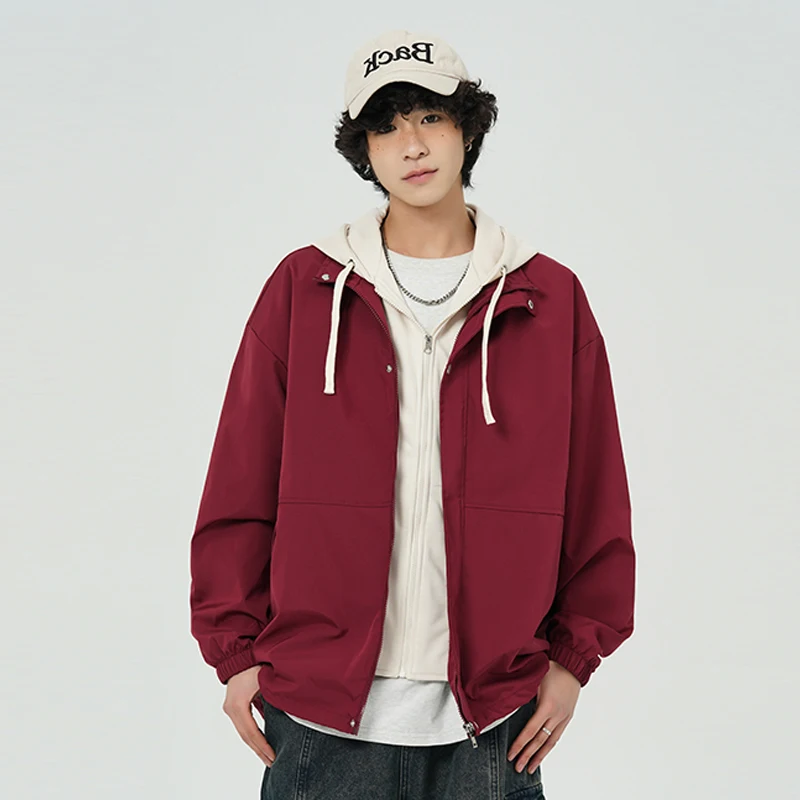 Мужская повседневная модная куртка с капюшоном, весна-осень, удобная, свободного кроя, с эффектом двухслойности, современная, из полиэстера/нейлонового композитного волокна
Мужская повседневная модная куртка с капюшоном, весна-осень, удобная, свободного кроя, с эффектом двухслойности, современная, из полиэстера/нейлонового композитного волокна