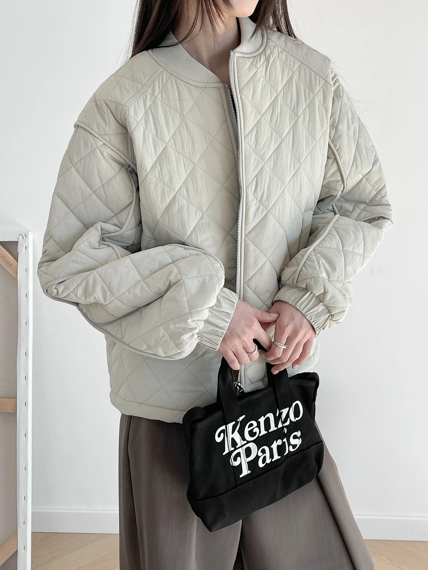 Inbeowroom женское свободное легкое хлопковое джемтовое стеганое зимнее пальто с ромбовидным узором, удобное теплое пальто на молнии
Inbeowroom женское свободное легкое хлопковое джемтовое стеганое зимнее пальто с ромбовидным узором, удобное теплое пальто на молнии