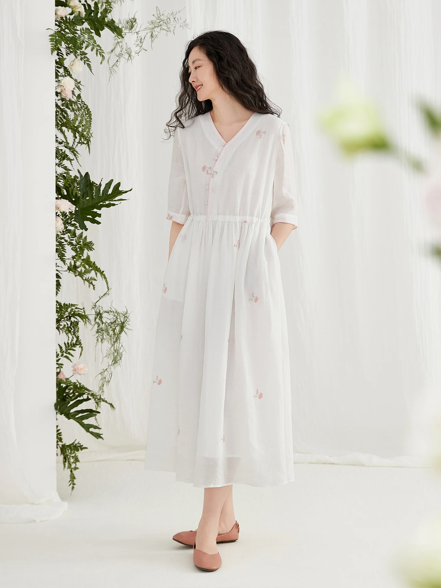 New Chinese Style V-neck Embroidered Linen White Dress Women Summer Loose Artistic Long Skirt Natural Waist A-line Skirt
New Chinese Style V-neck Embroidered Linen White Dress Women Summer Loose Artistic Long Skirt Natural Waist A-line Skirt