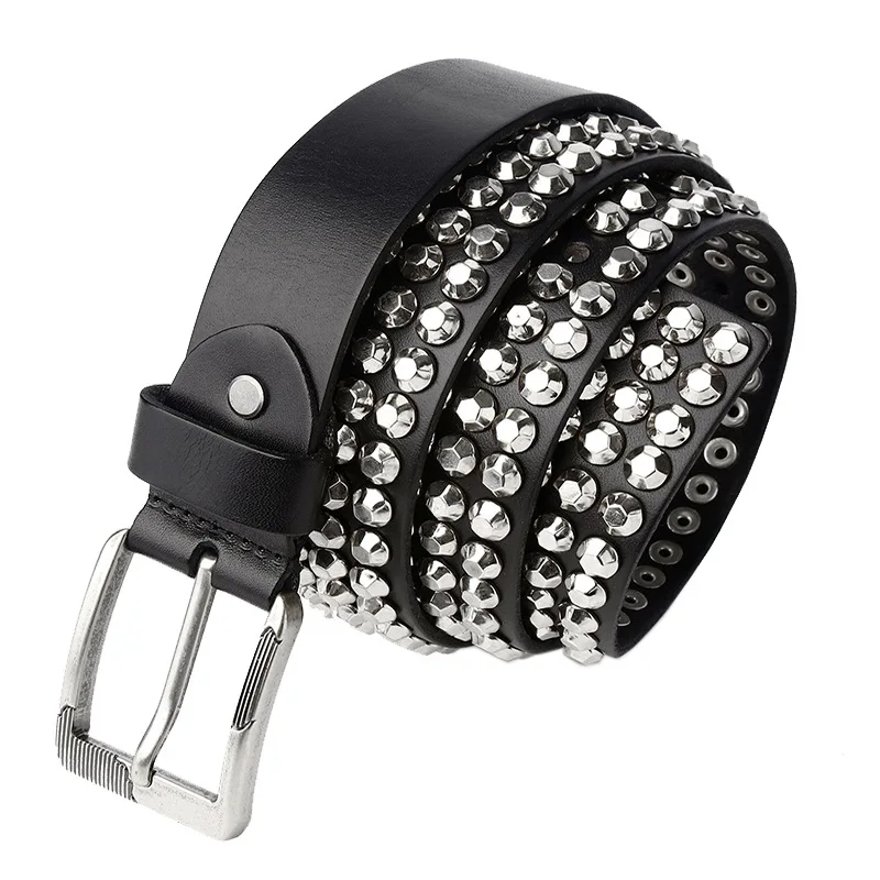 New style rivet personalized unisex top-layer cowhide belt with diamond-shaped rivets, trendy belt.
New style rivet personalized unisex top-layer cowhide belt with diamond-shaped rivets, trendy belt.