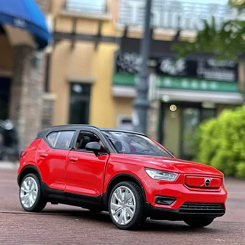 Модель автомобиля из сплава VOLVOs XC40, 1:32, литая под давлением и игрушечная машинка, металлическая модель автомобиля, имитация звука и света, коллекция игрушек в подарок
Модель автомобиля из сплава VOLVOs XC40, 1:32, литая под давлением и игрушечная машинка, металлическая модель автомобиля, имитация звука и света, коллекция игрушек в подарок