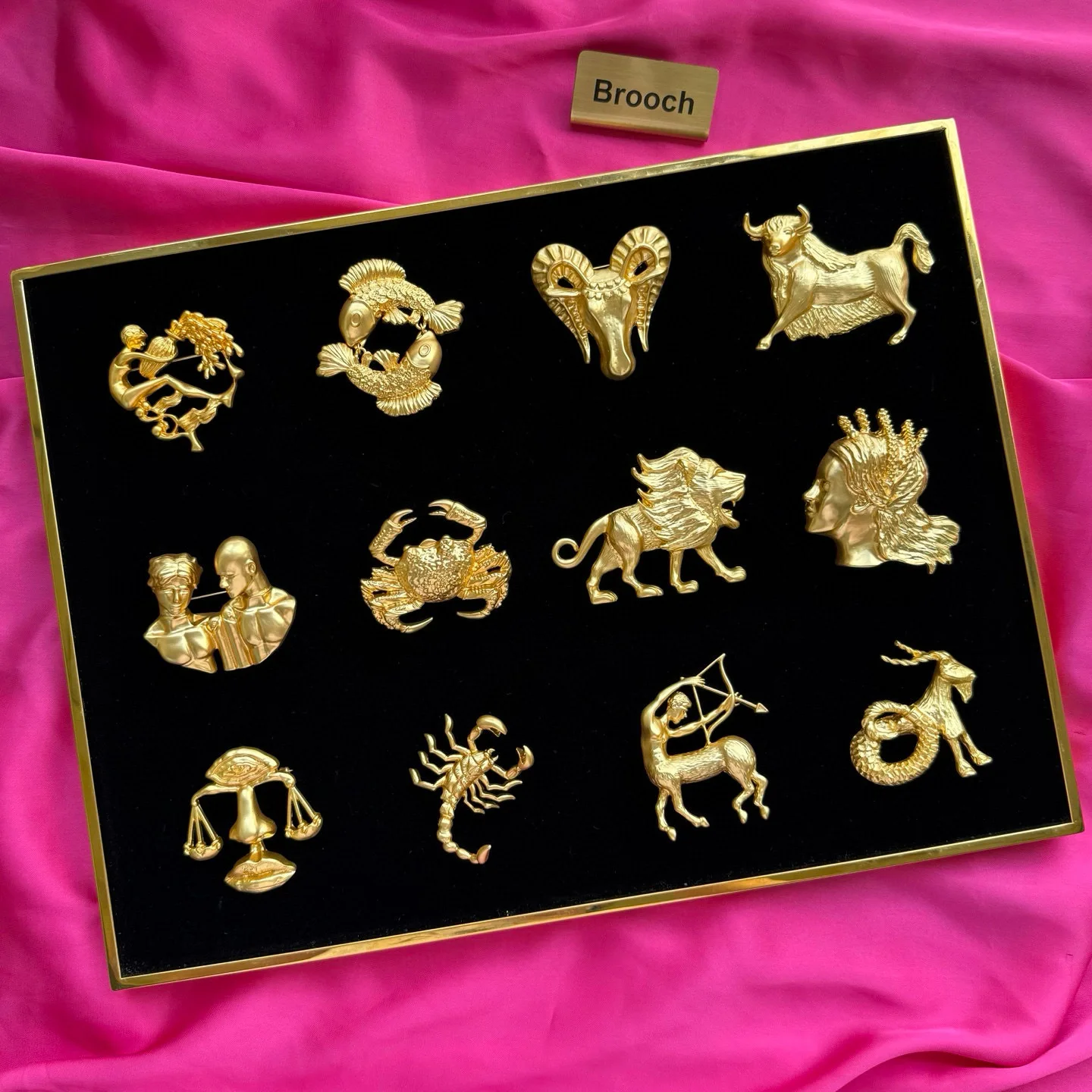 Europe Designer Brand Gold Plated Brass The Twelve Zodiac Signs Luxury Brooch Women Fashion Jewelry Gift
Europe Designer Brand Gold Plated Brass The Twelve Zodiac Signs Luxury Brooch Women Fashion Jewelry Gift