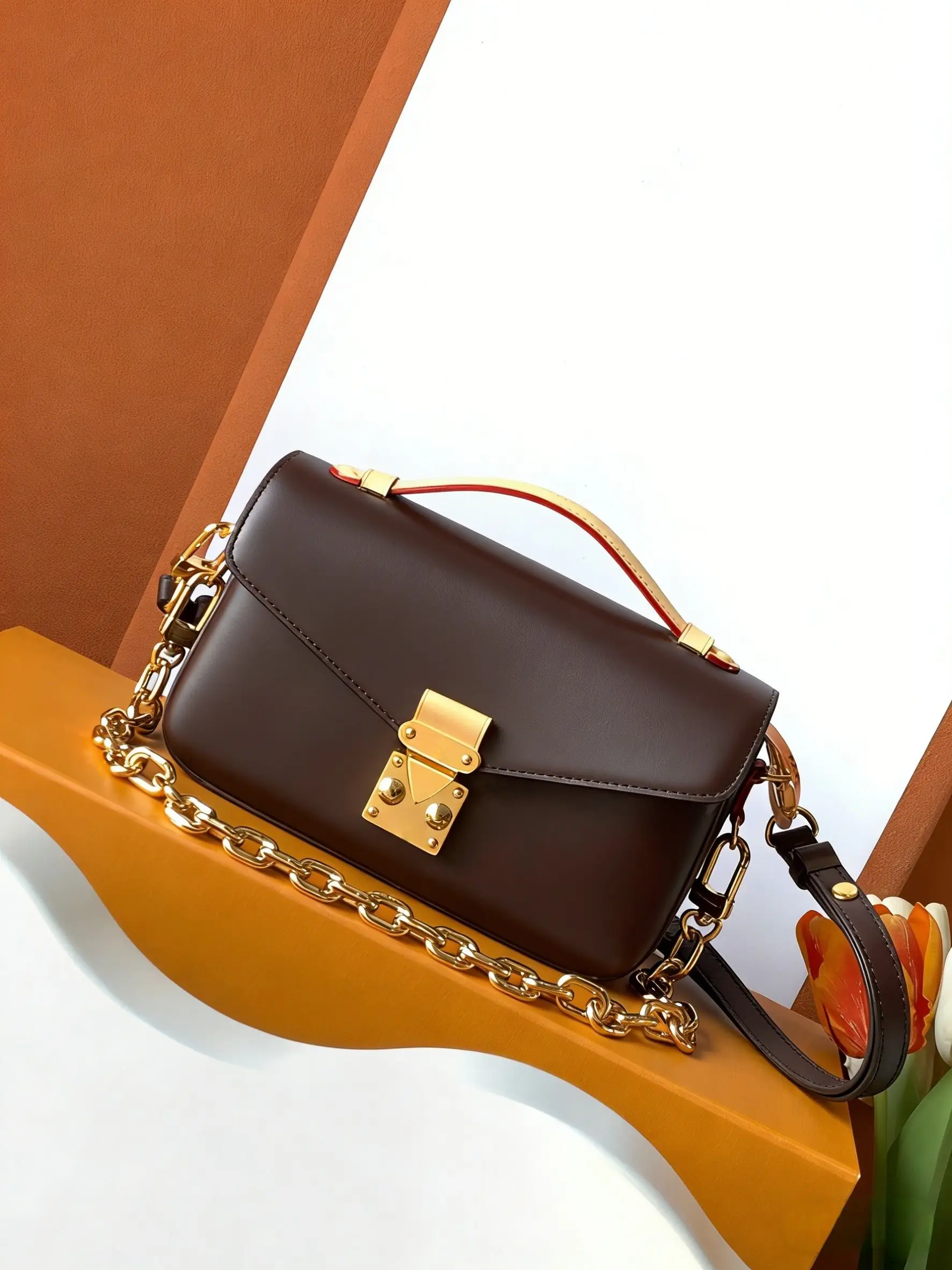 Dark Brown & Beige Leather Envelope Bag with Gold-Tone Chain, Retro Luxury Handbag for Daily Wear & Evening Events
Dark Brown & Beige Leather Envelope Bag with Gold-Tone Chain, Retro Luxury Handbag for Daily Wear & Evening Events