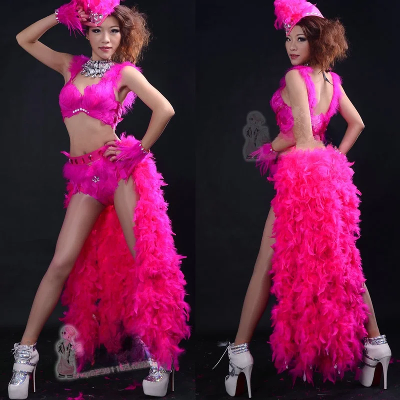 Sexy Long Tail Feather Gogo Performance Costume Fashionable Catwalk Nightclub Bar B Group Show off Stage Ethnic Women's Wear
Sexy Long Tail Feather Gogo Performance Costume Fashionable Catwalk Nightclub Bar B Group Show off Stage Ethnic Women's Wear