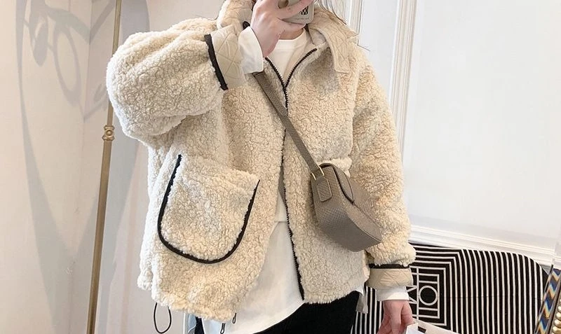 Xiaoxiangfeng Wears Lamb Wool Short Jacket on Both Sides 2025 New Women's Winter Thicker
Xiaoxiangfeng Wears Lamb Wool Short Jacket on Both Sides 2025 New Women's Winter Thicker