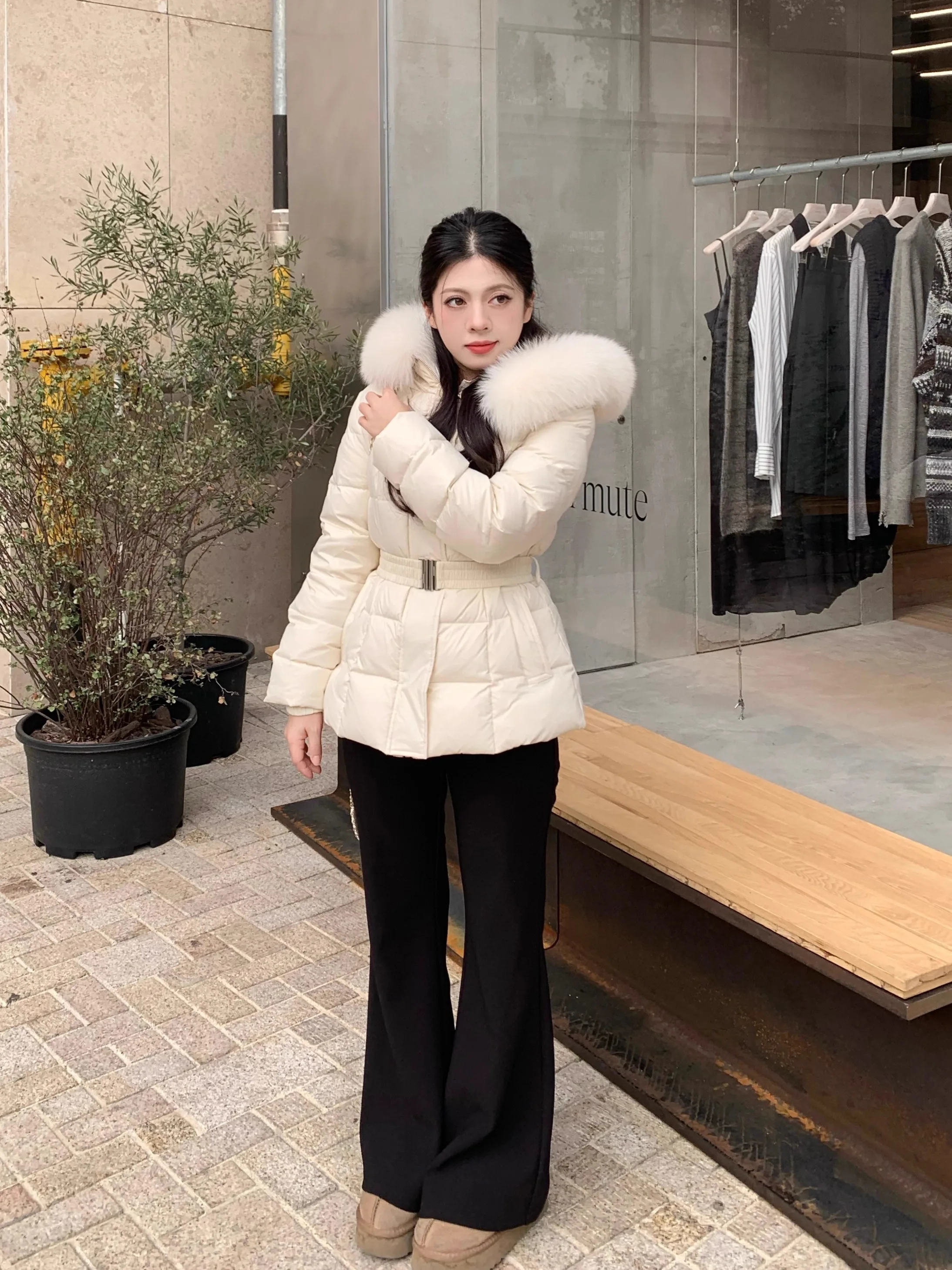 Large Eye Korean Sle Women's down Jaet Fur Collar Waist Cinched Mid-Length Winter Coat Warm Thi Long Sve Zipper Closure
Large Eye Korean Sle Women's down Jaet Fur Collar Waist Cinched Mid-Length Winter Coat Warm Thi Long Sve Zipper Closure