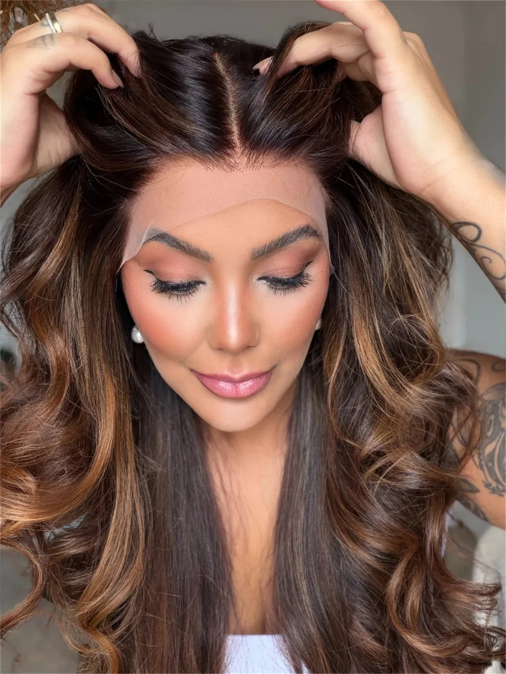 Коричнево-русые парики с эффектом волны, высококачественные термостойкие синтетические волокна с 10% добавлением человеческих волос, парики с кружевной передней частью.
Коричнево-русые парики с эффектом волны, высококачественные термостойкие синтетические волокна с 10% добавлением человеческих волос, парики с кружевной передней частью.