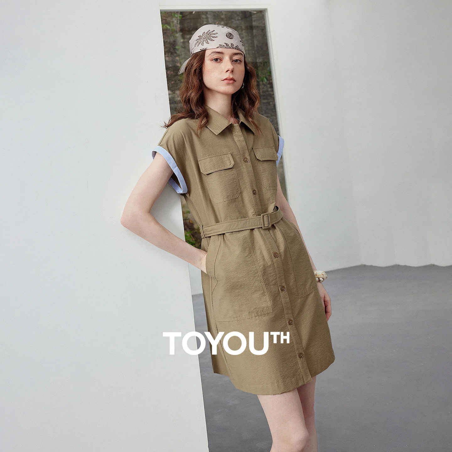 TOYOUTH Women Dress 2026 Summer New Cargo Sleeveless Multi Pocket Belted Waist Stripe Contrast Trim Midi Casual Dresses
TOYOUTH Women Dress 2026 Summer New Cargo Sleeveless Multi Pocket Belted Waist Stripe Contrast Trim Midi Casual Dresses
