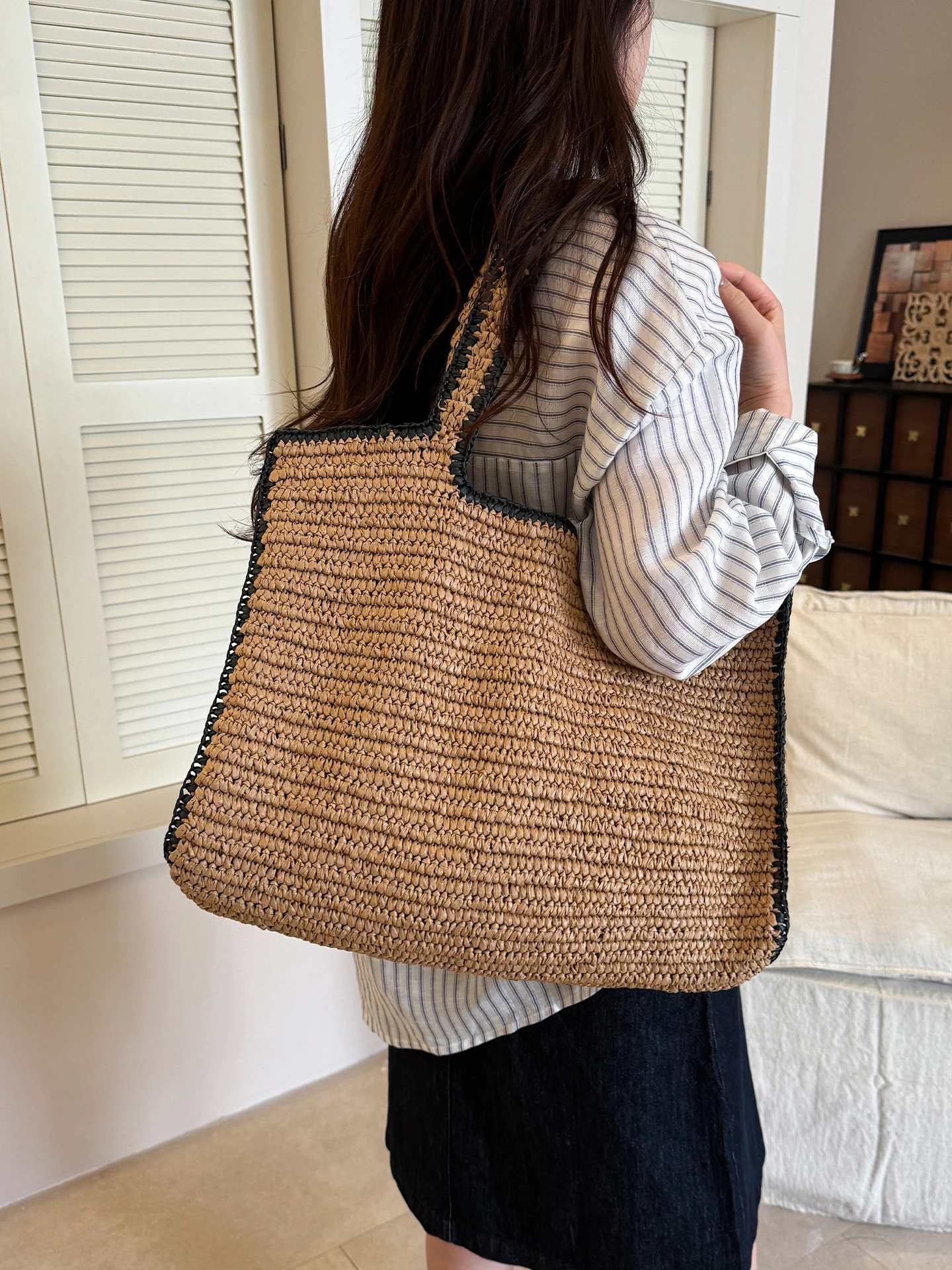 Handwoven Beach Vacation Straw Bag Women's 2026 New Trend Spring Summer Large Capacity Tote Bag Casual Simple Style Soft Handle
Handwoven Beach Vacation Straw Bag Women's 2026 New Trend Spring Summer Large Capacity Tote Bag Casual Simple Style Soft Handle