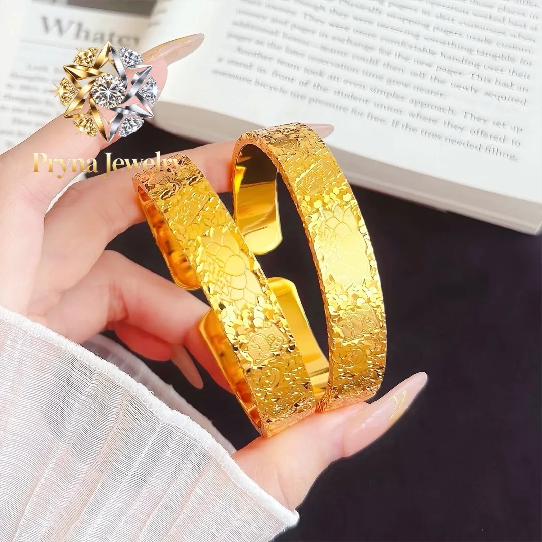 Pryna Jewelry The same style as the gold store 9999 24K real gold wide face auspicious words broken ice bracelet engraved lotu
Pryna Jewelry The same style as the gold store 9999 24K real gold wide face auspicious words broken ice bracelet engraved lotu