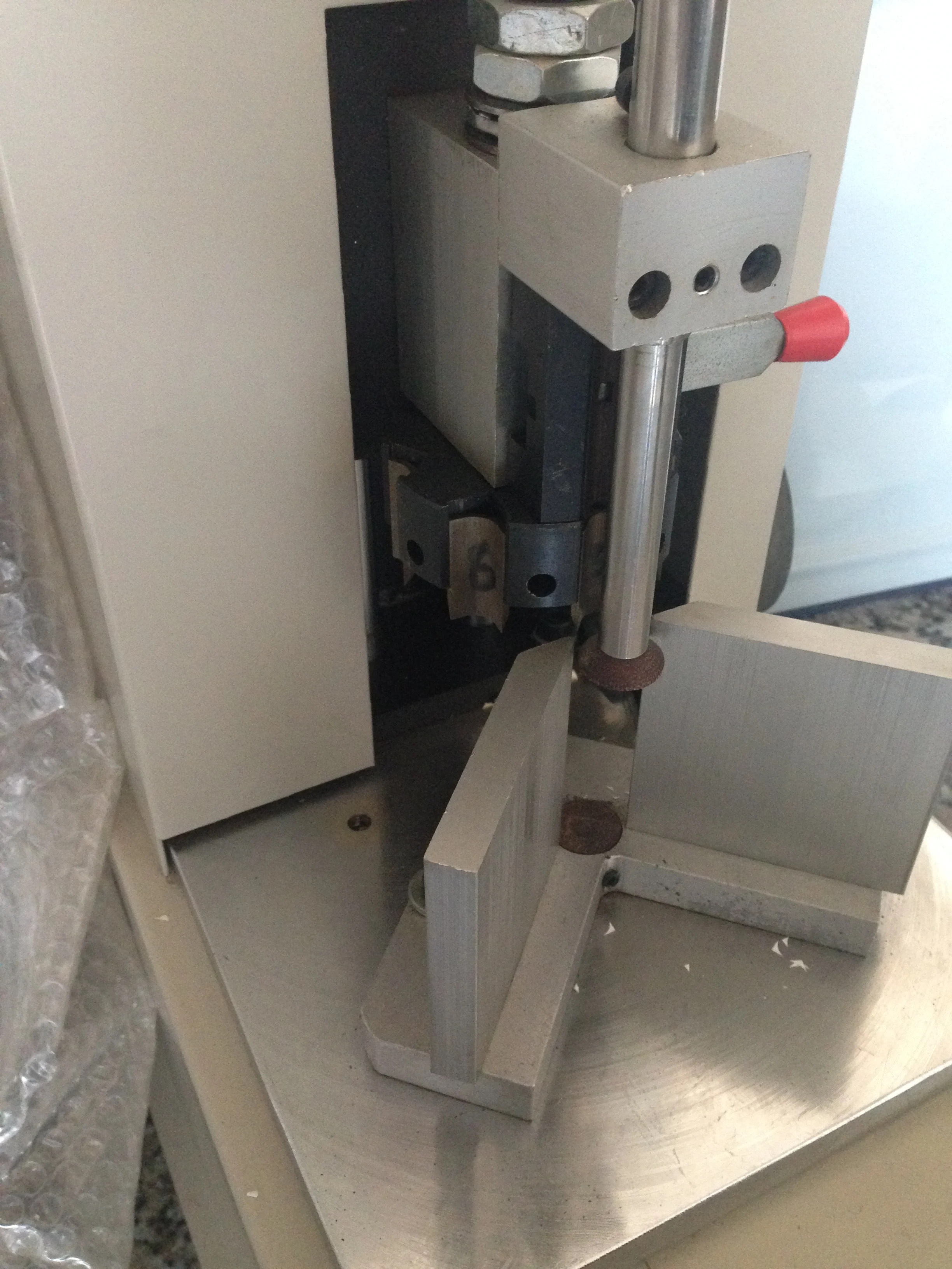 Manual Paper Punch Two Blades Metal Round Corner Cutter
Manual Paper Punch Two Blades Metal Round Corner Cutter