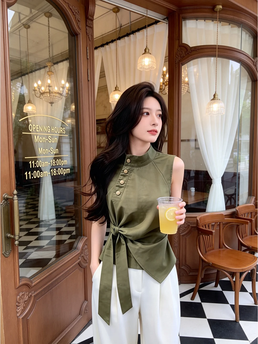 Retro Green Sleeveless Women's Shirt Fashionable Design Sense Top Summer 2026 Korean Style High Waist Floral Print
Retro Green Sleeveless Women's Shirt Fashionable Design Sense Top Summer 2026 Korean Style High Waist Floral Print