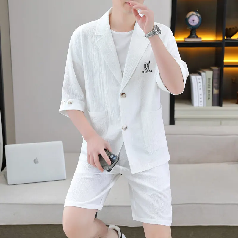 Men Suits Solid Color Summer Lapel Short Sleeve Blazer Shorts Two Pieces Sets Streetwear Men's Casual Set
Men Suits Solid Color Summer Lapel Short Sleeve Blazer Shorts Two Pieces Sets Streetwear Men's Casual Set