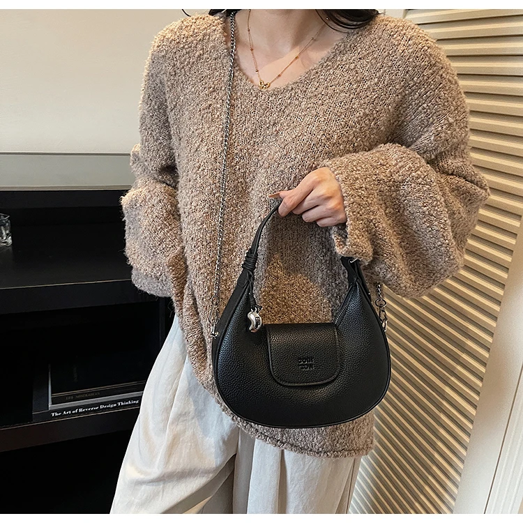 Luxury Brand Women's Shoulder Bag Handbag Convertible Crossbody Option in Soft Leather Classic Style
Luxury Brand Women's Shoulder Bag Handbag Convertible Crossbody Option in Soft Leather Classic Style