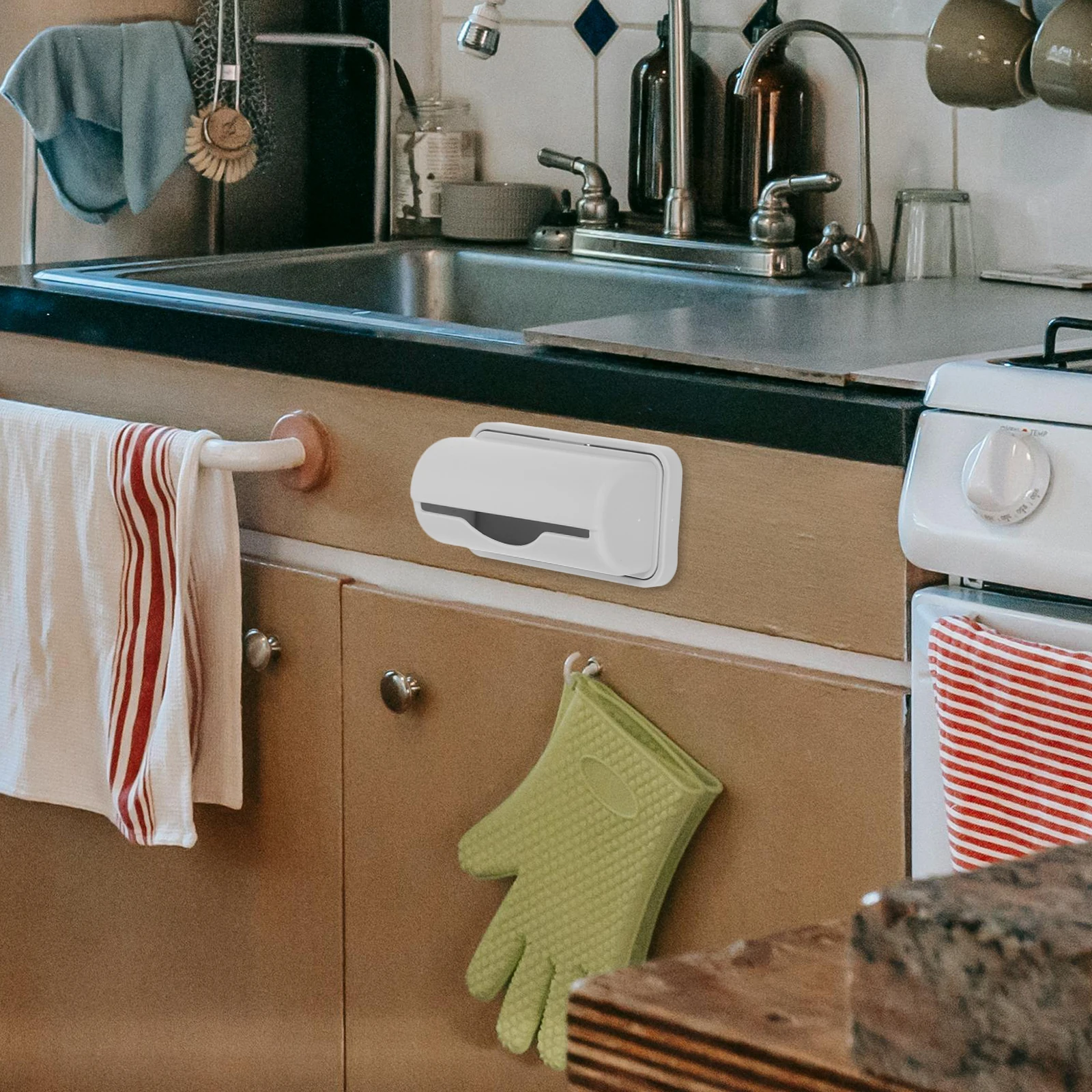 2Pcs Garbage Box Trash Bag Dispenser Kitchen ganizer Plastic Bags Holder Garbage Bag Dispenser Wallmounted Spacesaving
2Pcs Garbage Box Trash Bag Dispenser Kitchen ganizer Plastic Bags Holder Garbage Bag Dispenser Wallmounted Spacesaving