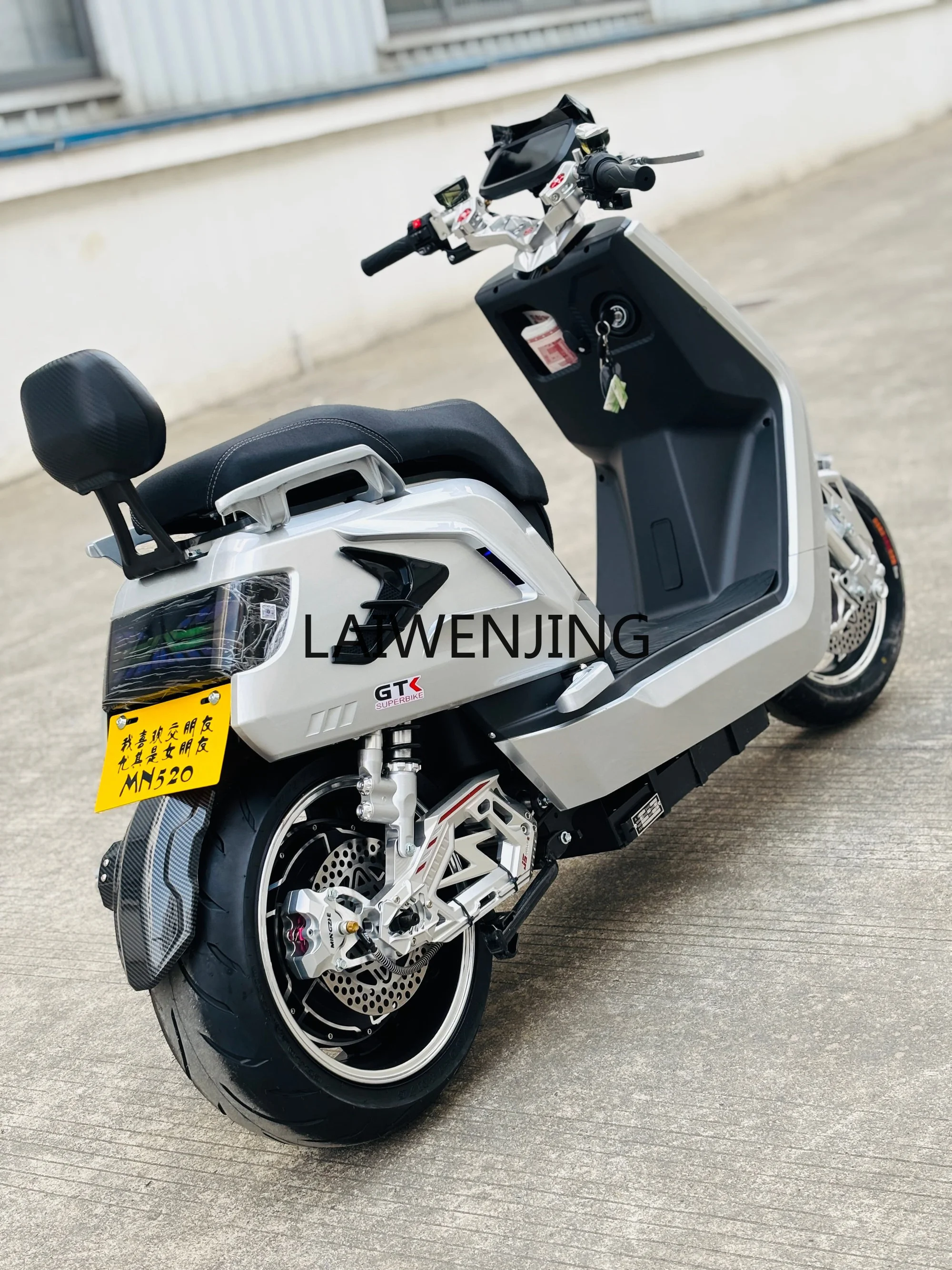 HLZ double rocker arm ultra-wide tire high-power high-speed electric motorcycle high-power scooter 72v60v
HLZ double rocker arm ultra-wide tire high-power high-speed electric motorcycle high-power scooter 72v60v