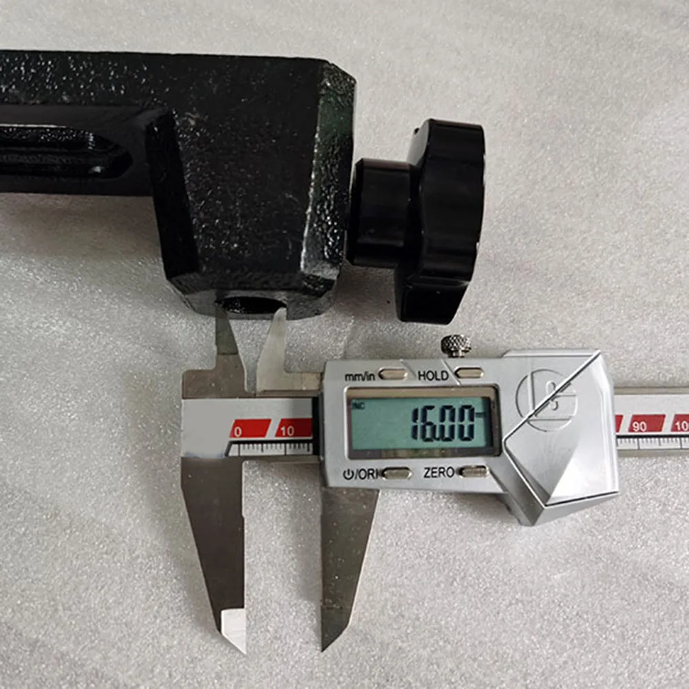 Чугунное основание 1530 г DIY Деревообработка Длительный срок службы Дополнительный диаметр отверстия Подходит для инструментов 16 мм DIY проектов
Чугунное основание 1530 г DIY Деревообработка Длительный срок службы Дополнительный диаметр отверстия Подходит для инструментов 16 мм DIY проектов