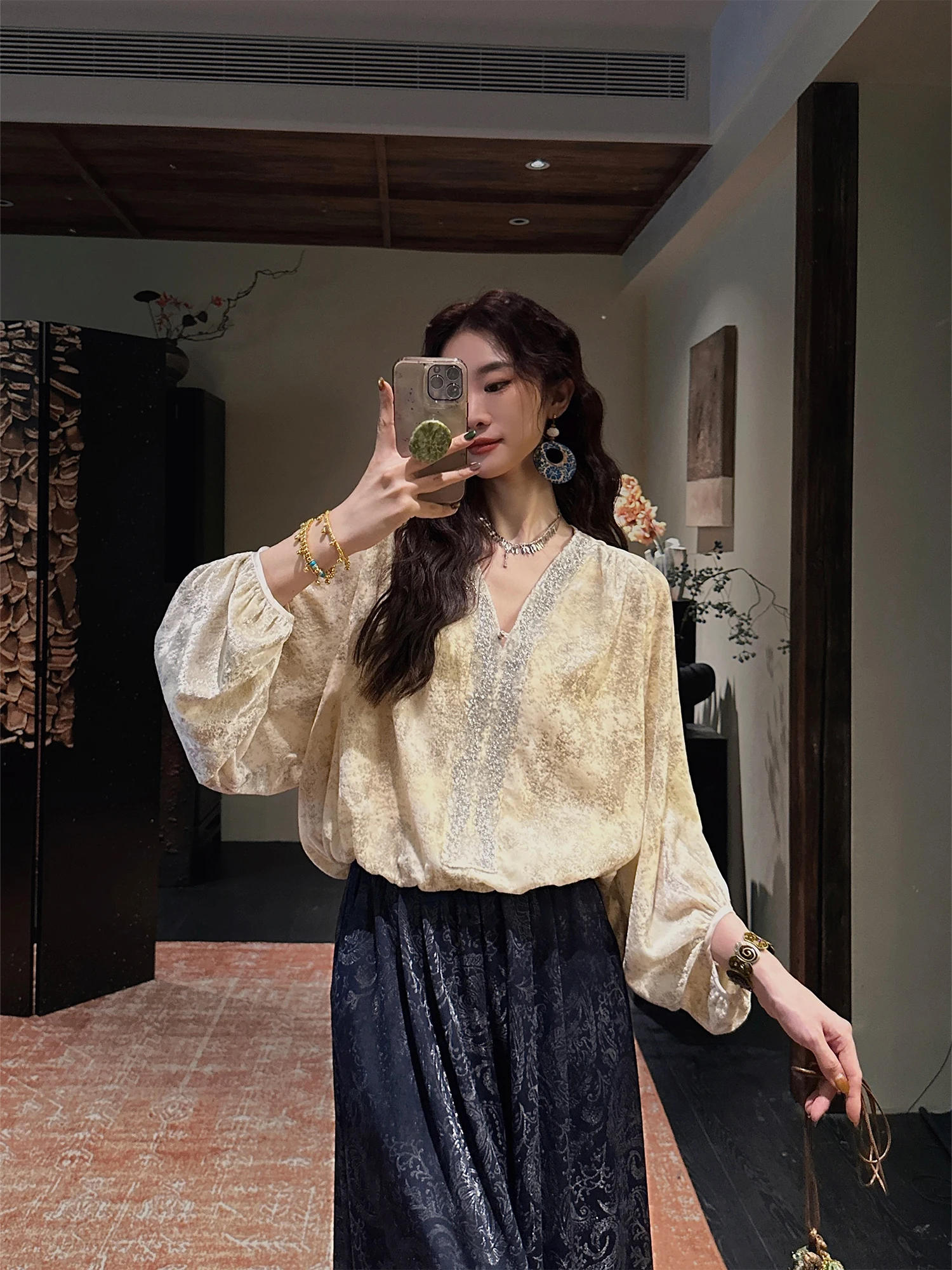 Sanji Bla Flower New Chinese Sle Velvet ibori irt Women's High End Small Capitalized Top Trendy Outerwear
Sanji Bla Flower New Chinese Sle Velvet ibori irt Women's High End Small Capitalized Top Trendy Outerwear