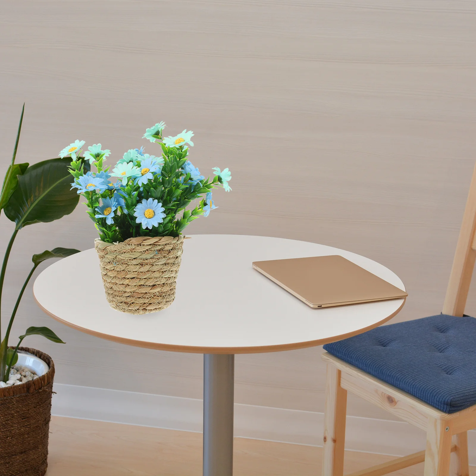 Artificial Potted Plant Rattan Silk Flower Lifelike Fake Bonsai For Home Office Desk Decor Simulation Green Plants
Artificial Potted Plant Rattan Silk Flower Lifelike Fake Bonsai For Home Office Desk Decor Simulation Green Plants