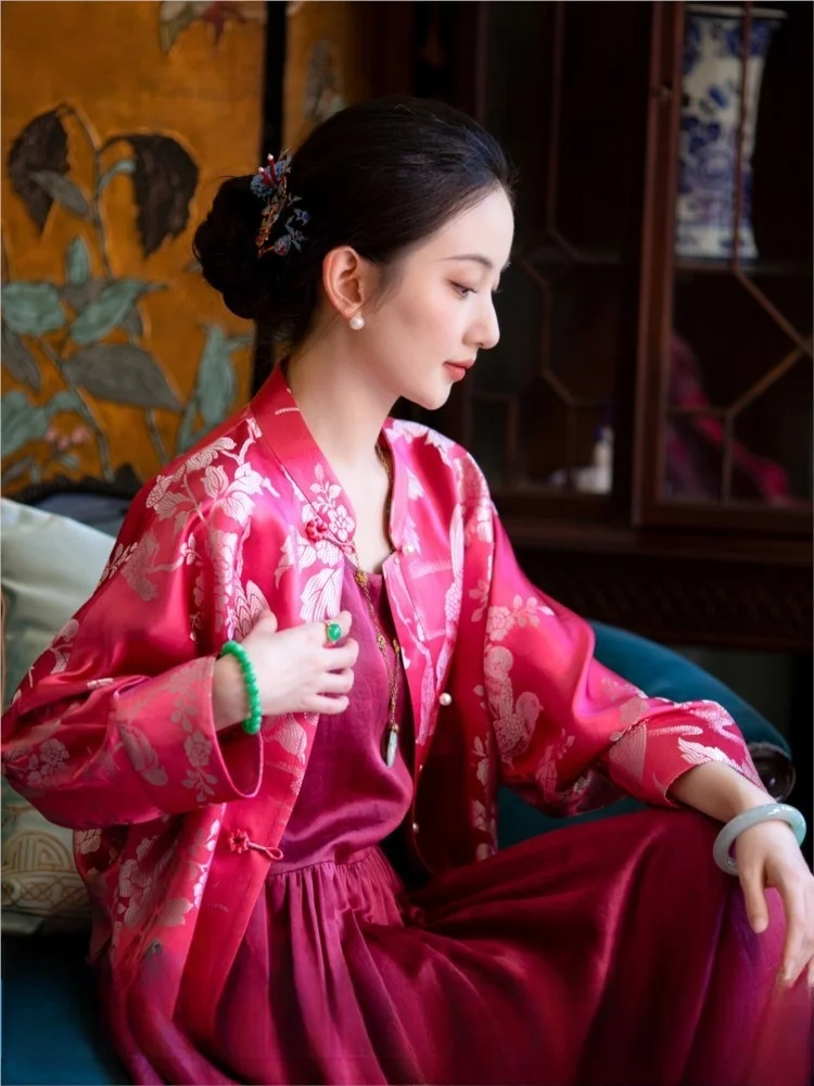 Новый шелковый жаккардовый старый атласный повседневный кардиган для женщин 
Новый шелковый жаккардовый старый атласный повседневный кардиган для женщин