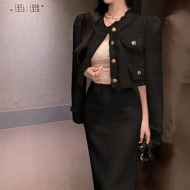 2023 Two Piece Sets Women Autumn Winter Outfits Single-breasted Short Jacket Coat Female Long Skirts Ladies 2 Piece Suits U344
2023 Two Piece Sets Women Autumn Winter Outfits Single-breasted Short Jacket Coat Female Long Skirts Ladies 2 Piece Suits U344