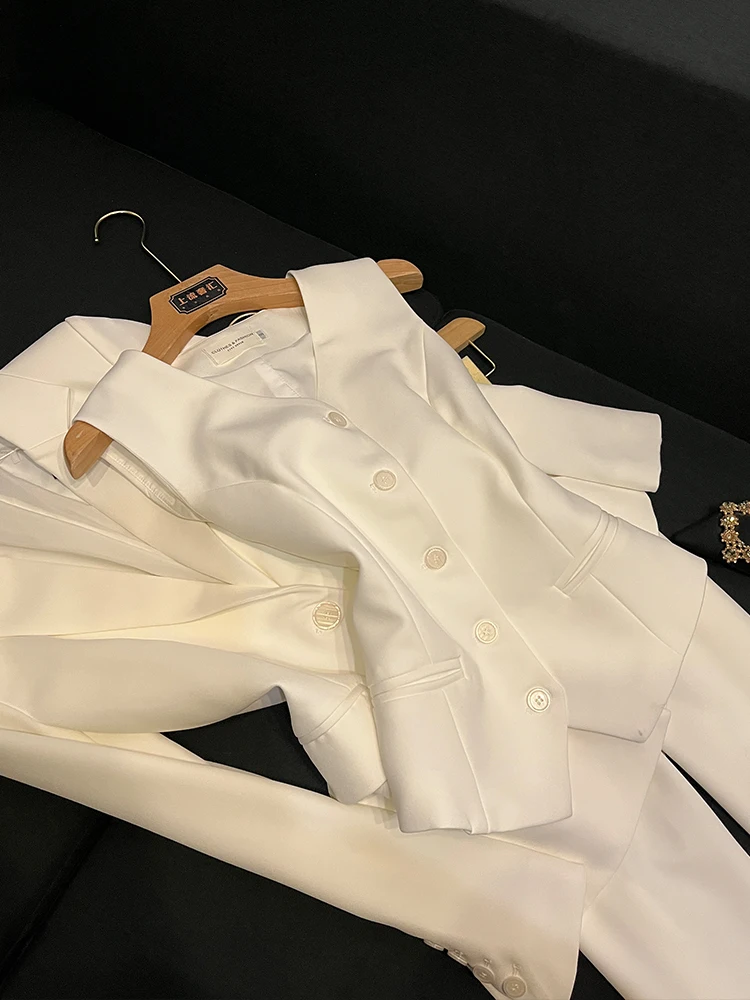 Новый зимний белый приталенный костюм-футболка, корейский комплект, маленькая одежда в стиле вестерн, куртка и жилет, ансамбль C659
Новый зимний белый приталенный костюм-футболка, корейский комплект, маленькая одежда в стиле вестерн, куртка и жилет, ансамбль C659