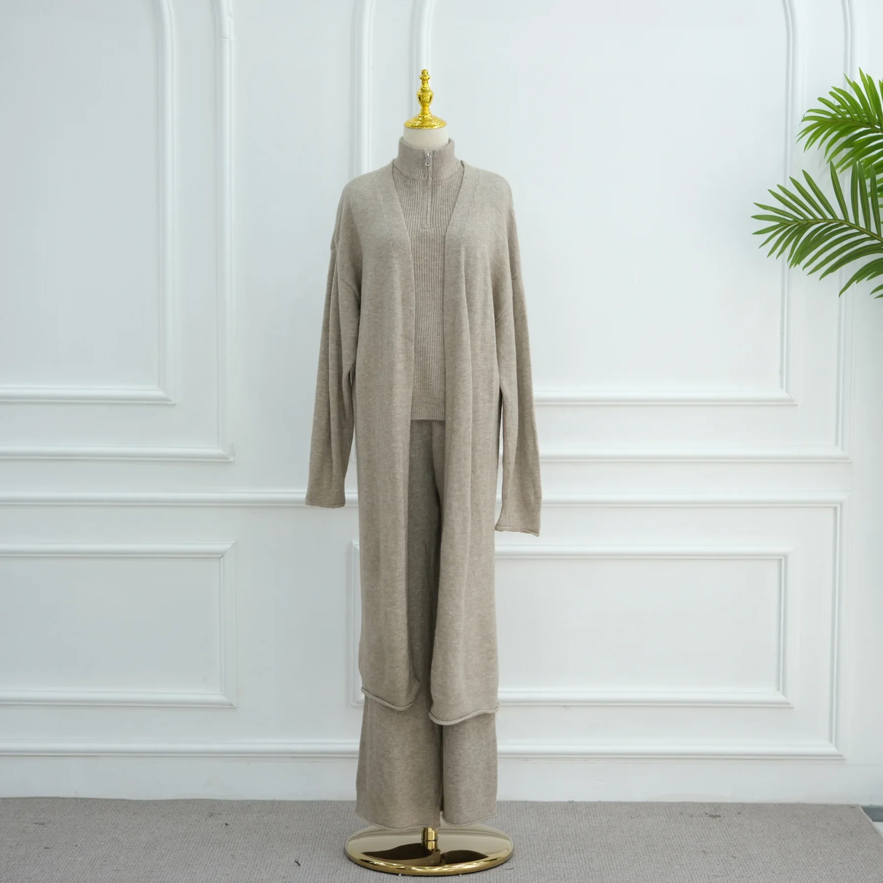 Winter Women Muslim Sweater Sets Tops Knitted Cardigan Pants Tracksuits Dress Dubai Abaya Turkey Kaftan Ensembles Islam Clothing
Winter Women Muslim Sweater Sets Tops Knitted Cardigan Pants Tracksuits Dress Dubai Abaya Turkey Kaftan Ensembles Islam Clothing