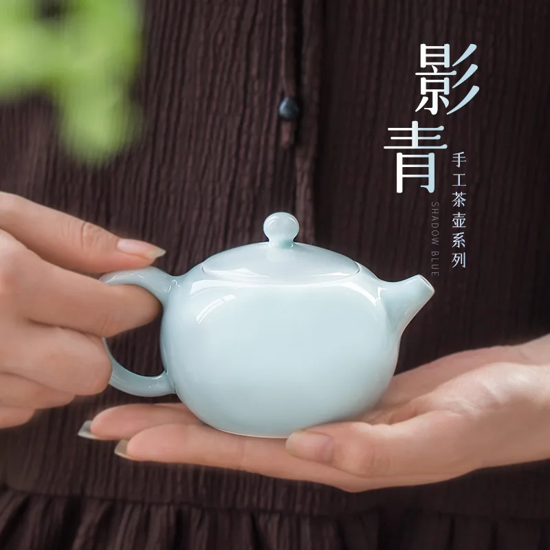Translation: Jingdezhen Ceramic Teapot Single Pot Home Set Handmade Simple Celadon Filter Teapot Tea Cup Kung Fu Tea Set
Translation: Jingdezhen Ceramic Teapot Single Pot Home Set Handmade Simple Celadon Filter Teapot Tea Cup Kung Fu Tea Set