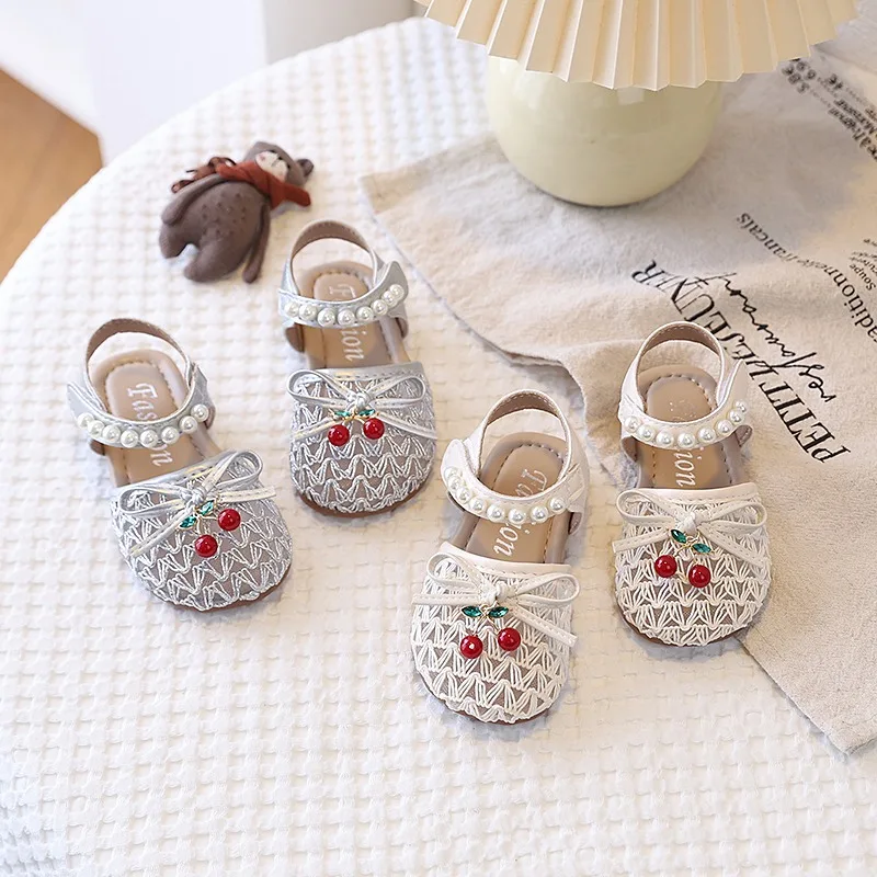 Girls Bowknot Sandals New Summer Chic Princess Causal Kids Flat Shoes Outdoor Breathable Non-slip Children Sandals Wedding Party
Girls Bowknot Sandals New Summer Chic Princess Causal Kids Flat Shoes Outdoor Breathable Non-slip Children Sandals Wedding Party