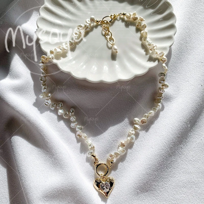 MYSOYA 6-7mm White Baroque Freshwater Pearl Necklace, Love Pendant, for Birthday/Wedding/Mother's Day/Father's Day Gift A0839
MYSOYA 6-7mm White Baroque Freshwater Pearl Necklace, Love Pendant, for Birthday/Wedding/Mother's Day/Father's Day Gift A0839