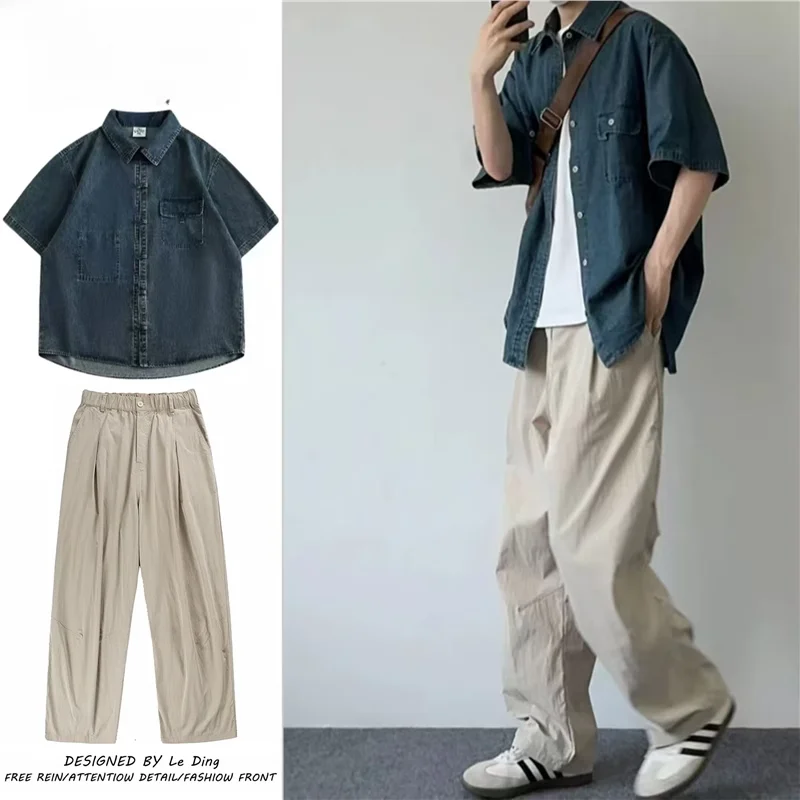 Летний мужской комплект из джинсовой ткани: тонкая рубашка с коротким рукавом и свободные брюки. Модный повседневный наряд.
Летний мужской комплект из джинсовой ткани: тонкая рубашка с коротким рукавом и свободные брюки. Модный повседневный наряд.