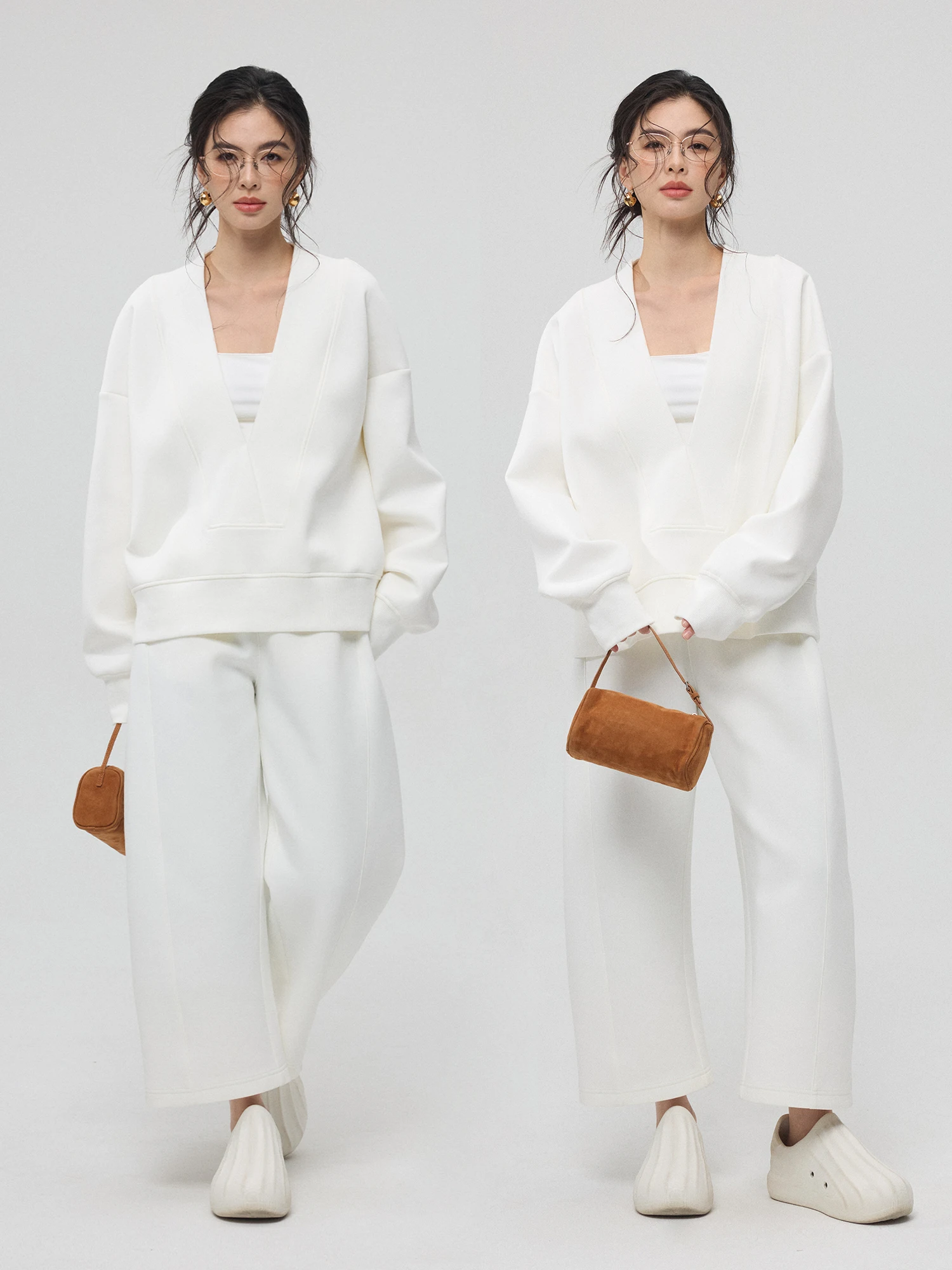 ZzZHANG Fashionable Minimalist Spring Casual Set Large V-neck Knife Pants Loose Fit Comfortable Cotton Two-piece Suit
ZzZHANG Fashionable Minimalist Spring Casual Set Large V-neck Knife Pants Loose Fit Comfortable Cotton Two-piece Suit