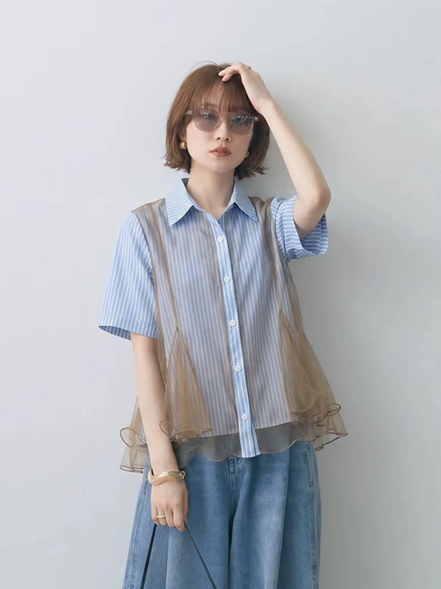 Clothland Women Elegant Mesh Patchwork Blouse Loose Style Short Sleeve Shirt Summer Female Retro Tops Mujer DA649
Clothland Women Elegant Mesh Patchwork Blouse Loose Style Short Sleeve Shirt Summer Female Retro Tops Mujer DA649