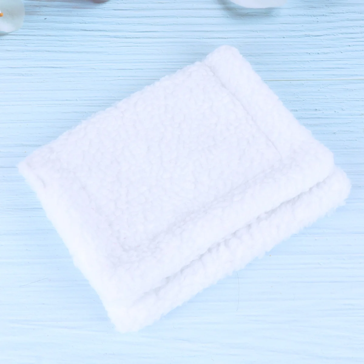 1Pcs Hamster Warm Cushion Durable Small Pet Sleep Mat 30x20cm Winter Pad Portable Soft Pet Mat Hamster Guinea Pig Squirrel
1Pcs Hamster Warm Cushion Durable Small Pet Sleep Mat 30x20cm Winter Pad Portable Soft Pet Mat Hamster Guinea Pig Squirrel