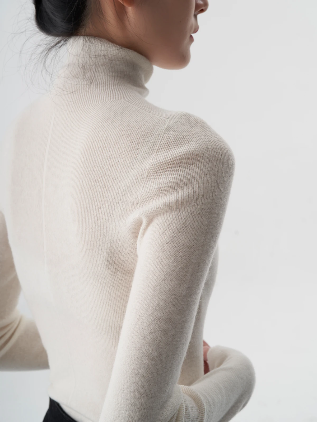 Sea Seamless One-Piece Wool Knit High Neck Warm Base Layer Shirt Inner Wear Autumn Winter White Knitted Sweater
Sea Seamless One-Piece Wool Knit High Neck Warm Base Layer Shirt Inner Wear Autumn Winter White Knitted Sweater