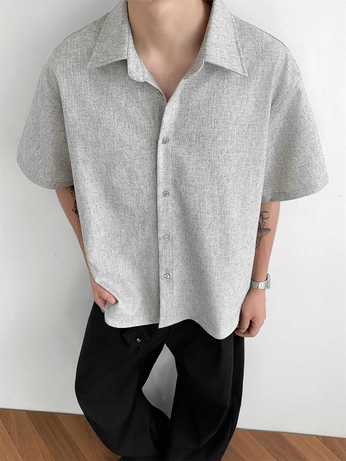 Linen ort Sve irt Men Summer New Sle Loose Fit Pure Color Drapey Five Sve irt Lazy Sle Youth Faion
Linen ort Sve irt Men Summer New Sle Loose Fit Pure Color Drapey Five Sve irt Lazy Sle Youth Faion