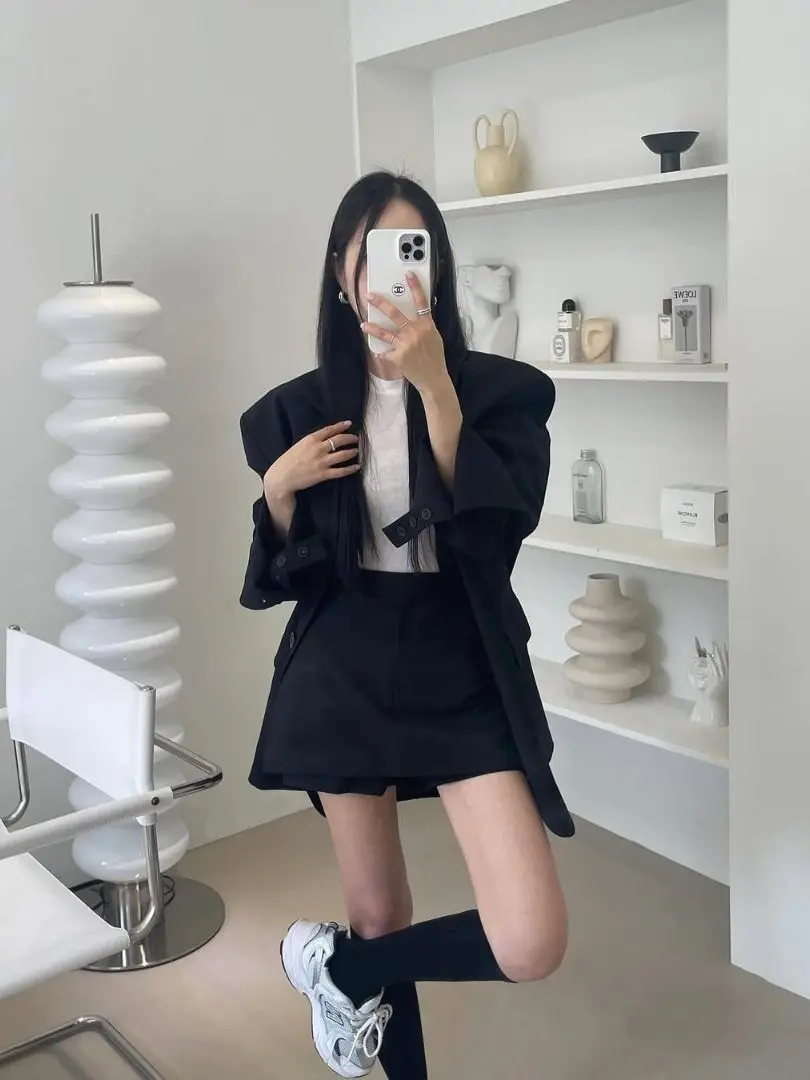 Loose Fit Two Button Women's Suit Jaet High Waist orts Set Casual Sle Breathable Spring Faion Ensemble
Loose Fit Two Button Women's Suit Jaet High Waist orts Set Casual Sle Breathable Spring Faion Ensemble