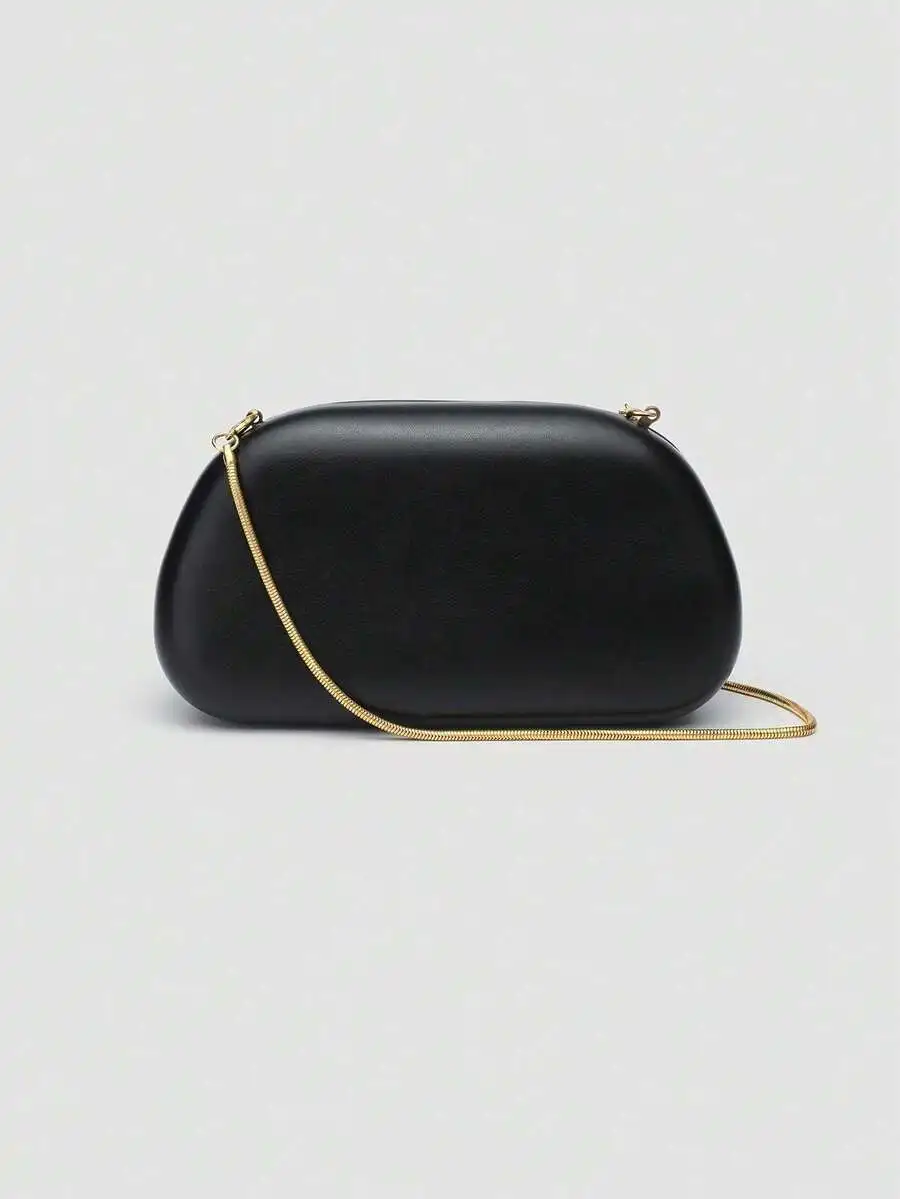 Black PU Leather Clutch Bag With Gold Chain Strap For Party Evening Wear
Black PU Leather Clutch Bag With Gold Chain Strap For Party Evening Wear