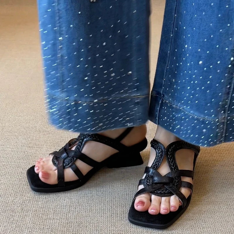 Retro Square Toe Buckle Design Wedge Heel Gladiator Open Toe Sandals Summer New Roman Style Solid Color Women's Sandals
Retro Square Toe Buckle Design Wedge Heel Gladiator Open Toe Sandals Summer New Roman Style Solid Color Women's Sandals