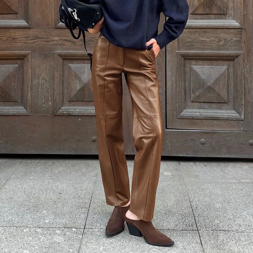 2025 Fall Winter Women's PU Leather Pants Brown Wide Leg Straight Leg Trousers High Waist Drag Length Vegan Leather Pants
2025 Fall Winter Women's PU Leather Pants Brown Wide Leg Straight Leg Trousers High Waist Drag Length Vegan Leather Pants