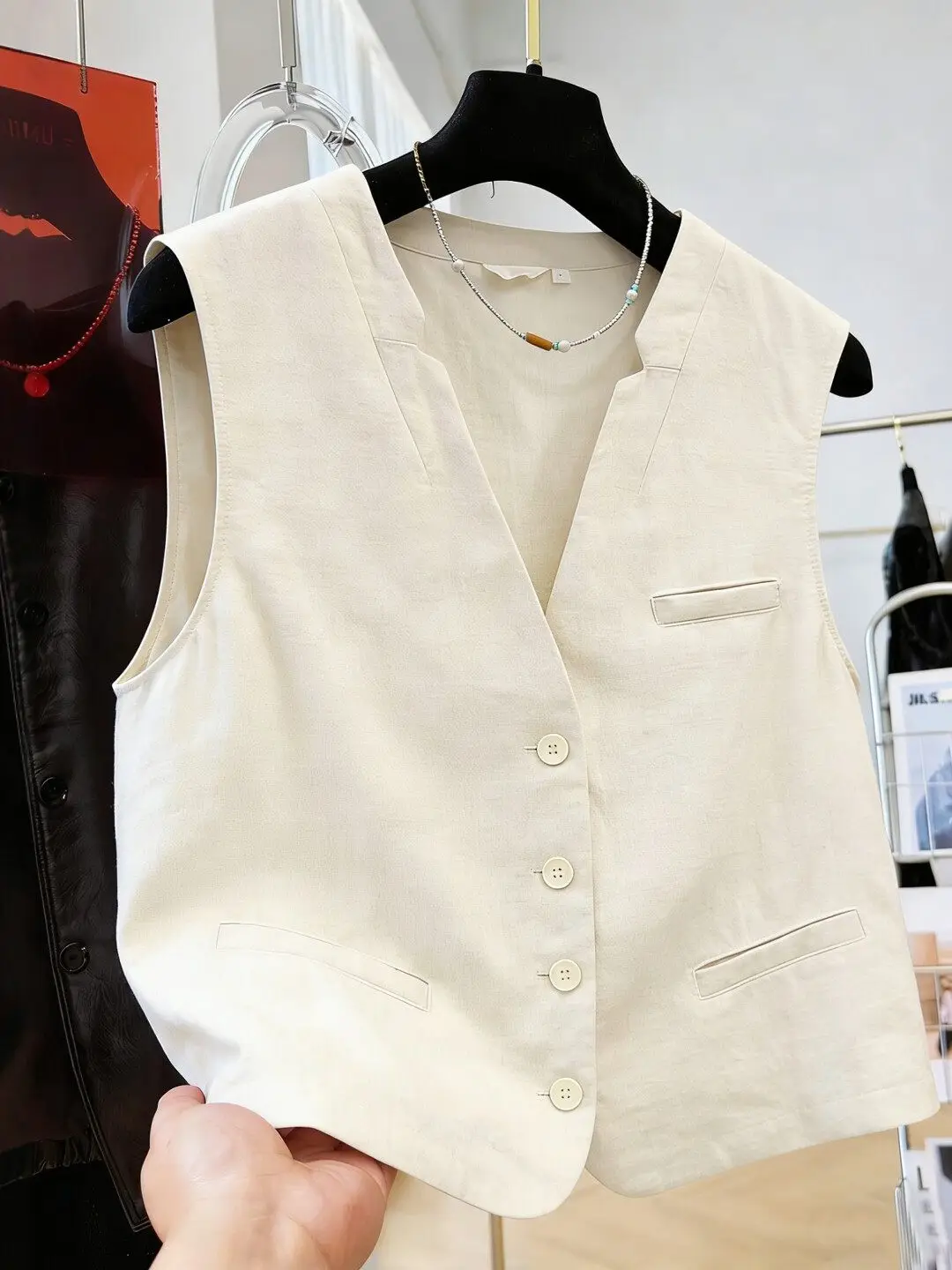 High-End plus Size Women's Jacket Vintage Style Design Slimming Sleeveless Vest Casual Loose Fit Skin-friendly Breathable
High-End plus Size Women's Jacket Vintage Style Design Slimming Sleeveless Vest Casual Loose Fit Skin-friendly Breathable