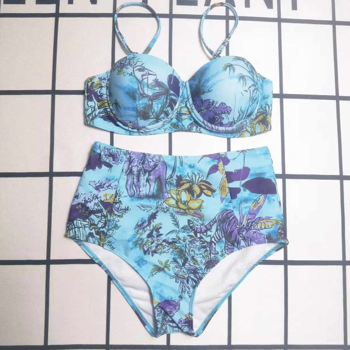 high quality Women's bikini set low waisted swimsuit manufacturer directly sale swim wear
high quality Women's bikini set low waisted swimsuit manufacturer directly sale swim wear