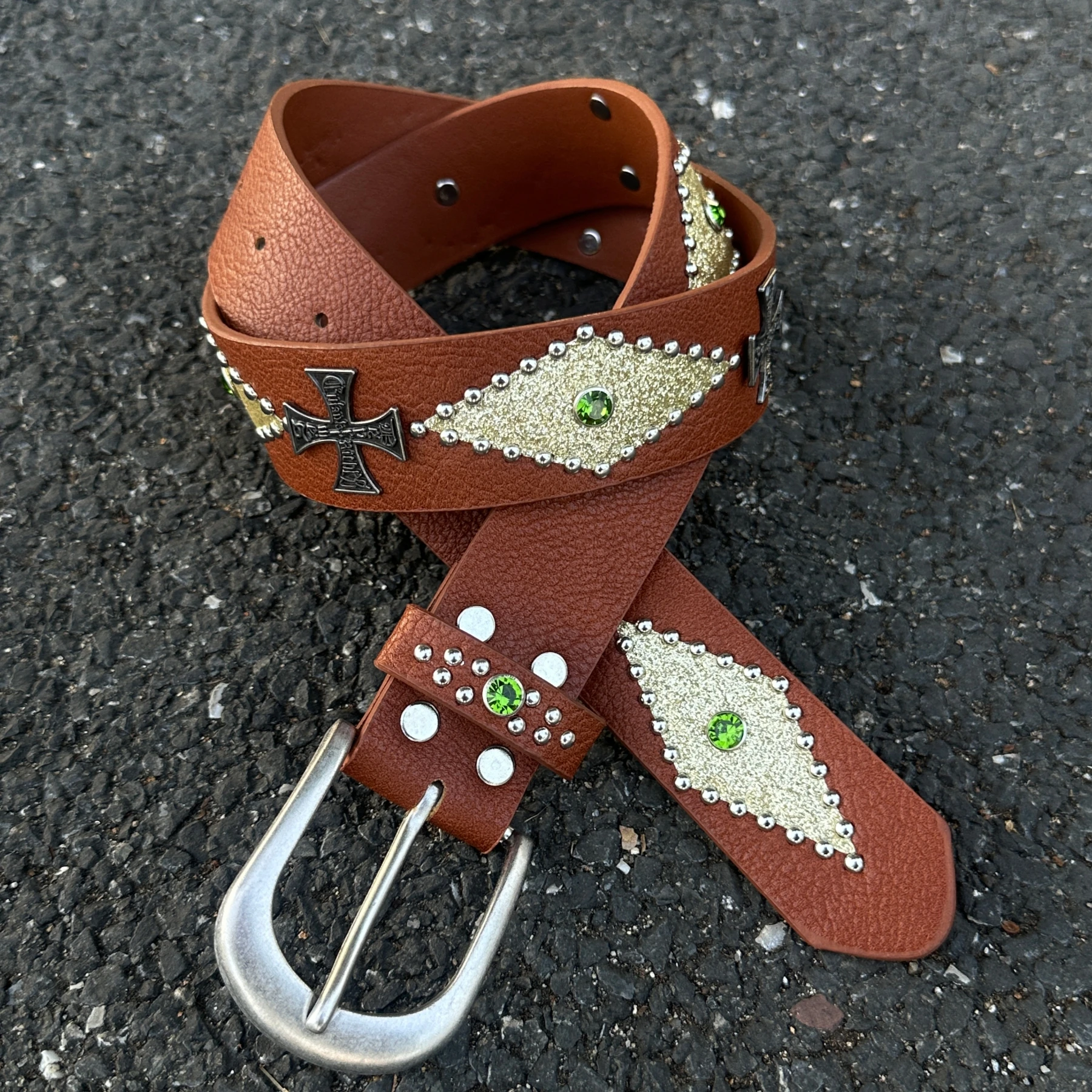 Vintage Rhombus Rivet Spliced Belt, Fashion Accessory, Luxury Light Style, Y2K All-Match
Vintage Rhombus Rivet Spliced Belt, Fashion Accessory, Luxury Light Style, Y2K All-Match
